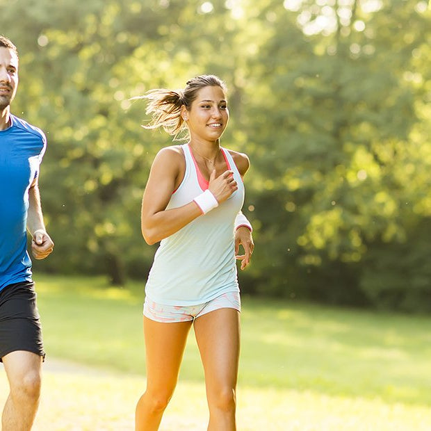 Sporten in warme temperaturen: verbranden we zo meer calorieën of niet?